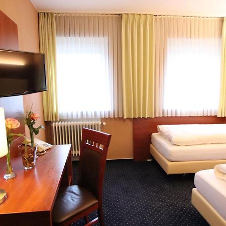Hotel Wahlster Саарбрюкен Екстериор снимка