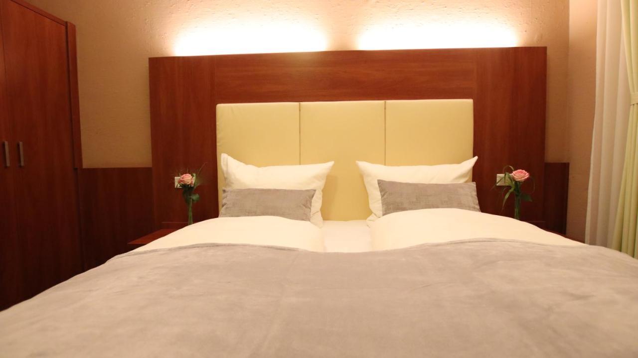 Hotel Wahlster Саарбрюкен Екстериор снимка