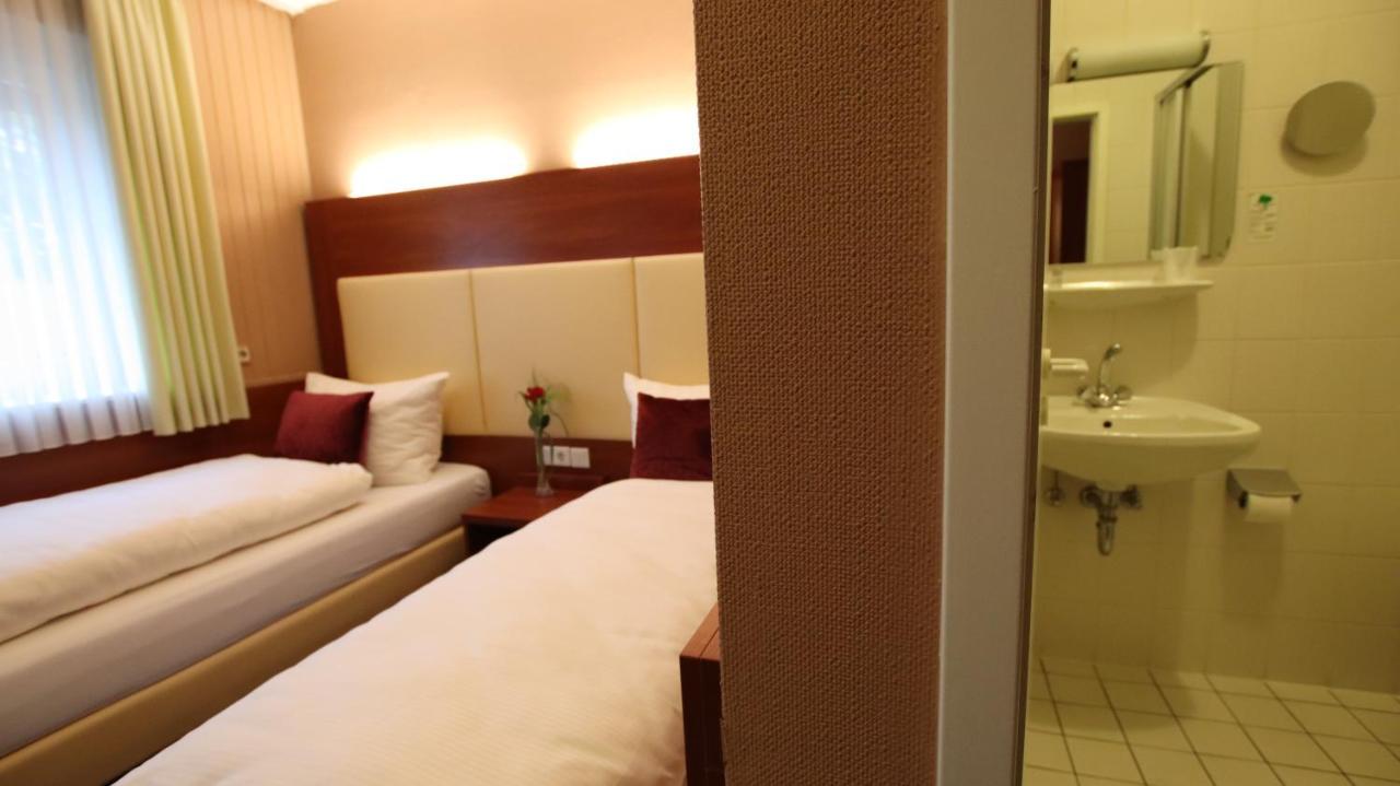 Hotel Wahlster Саарбрюкен Екстериор снимка