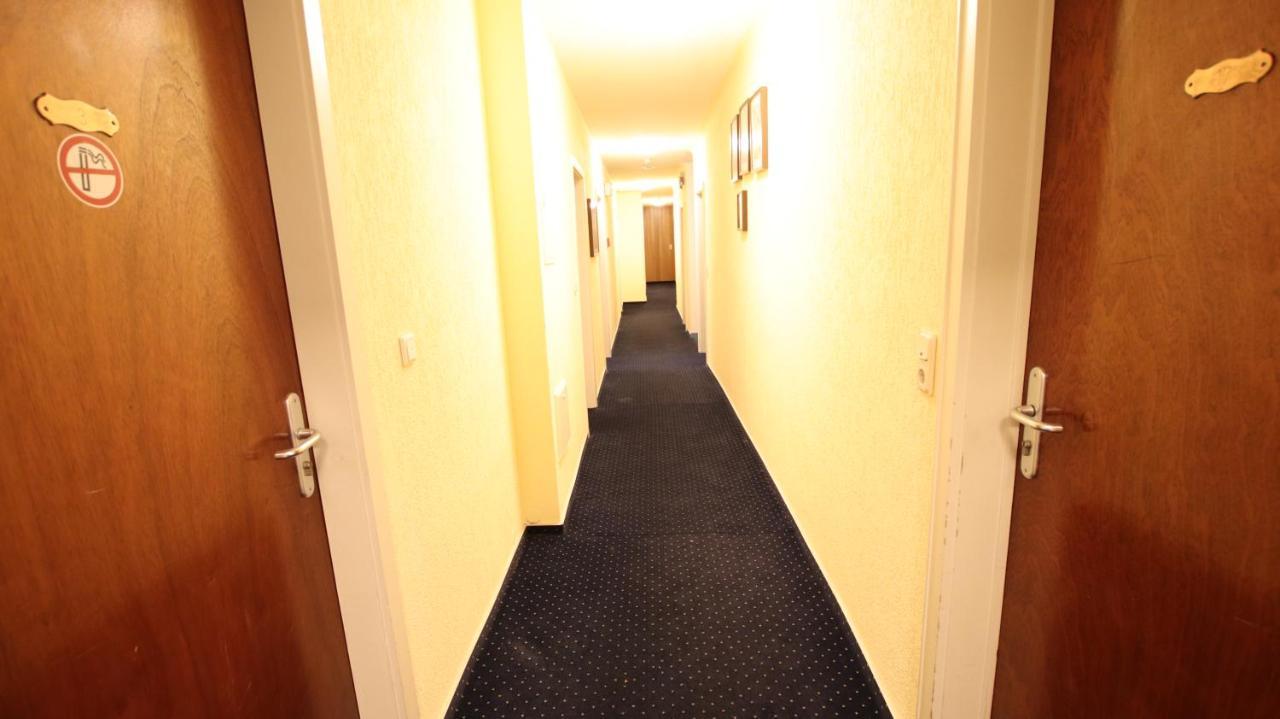 Hotel Wahlster Саарбрюкен Екстериор снимка