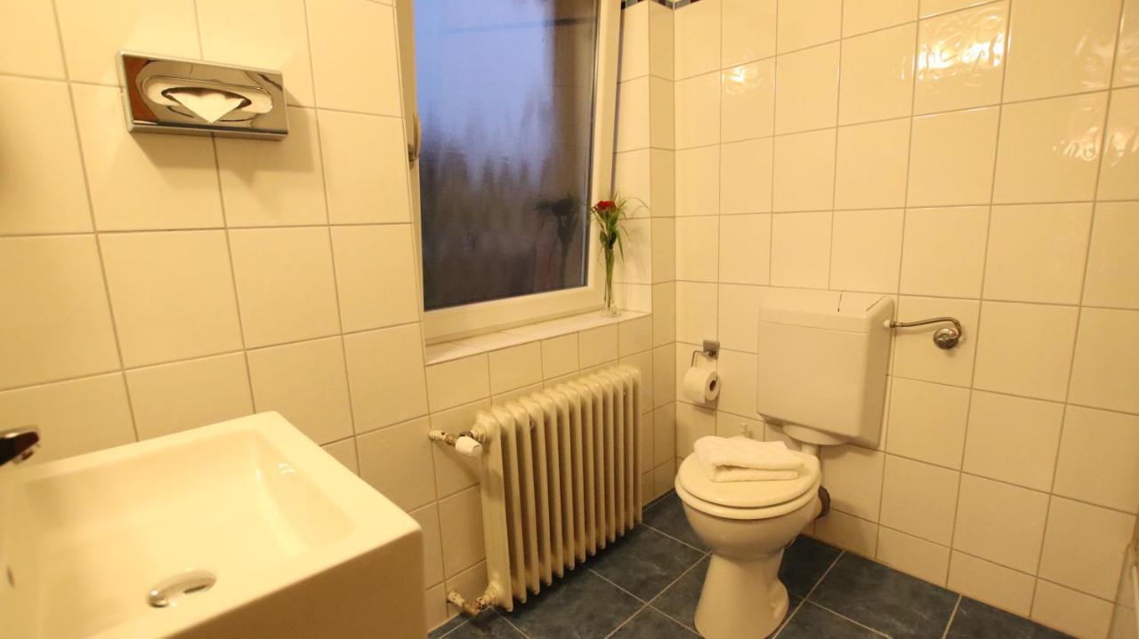 Hotel Wahlster Саарбрюкен Екстериор снимка