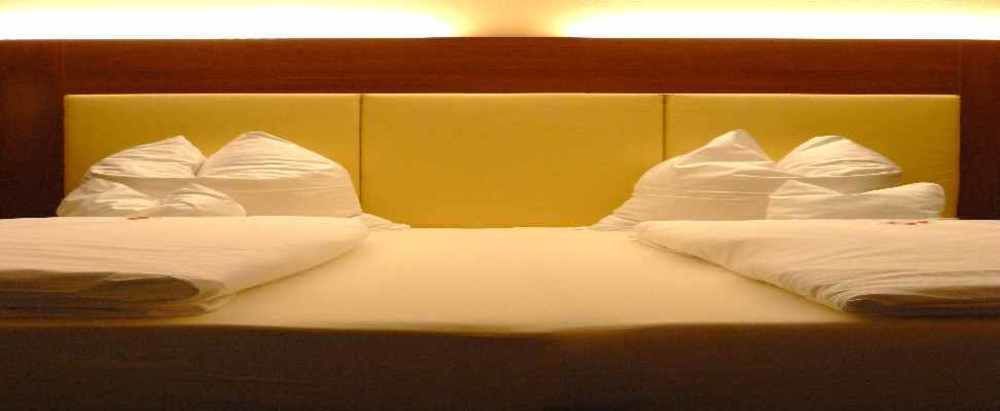 Hotel Wahlster Саарбрюкен Екстериор снимка