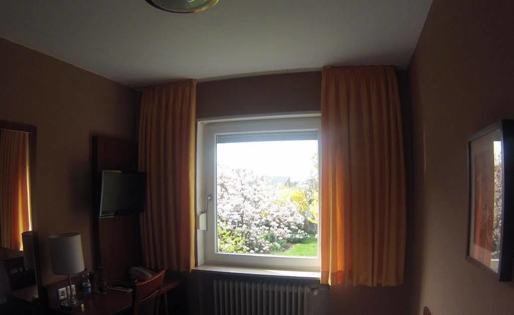 Hotel Wahlster Саарбрюкен Екстериор снимка